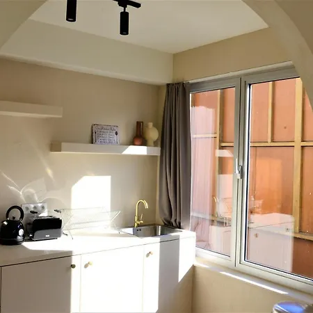 Downtown Spacious 2bdr 2