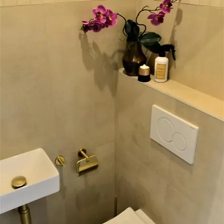 Casa vacanze Downtown Spacious 2bdr 2 *